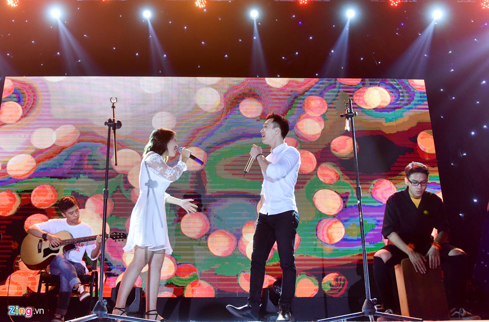 Nữ sinh Ngoại thương gây choáng ngợp với màn vũ đạo bốc lửa